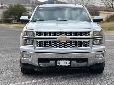 Chevrolet Silverado 2500 y Cheyenne Pick-Up 2015