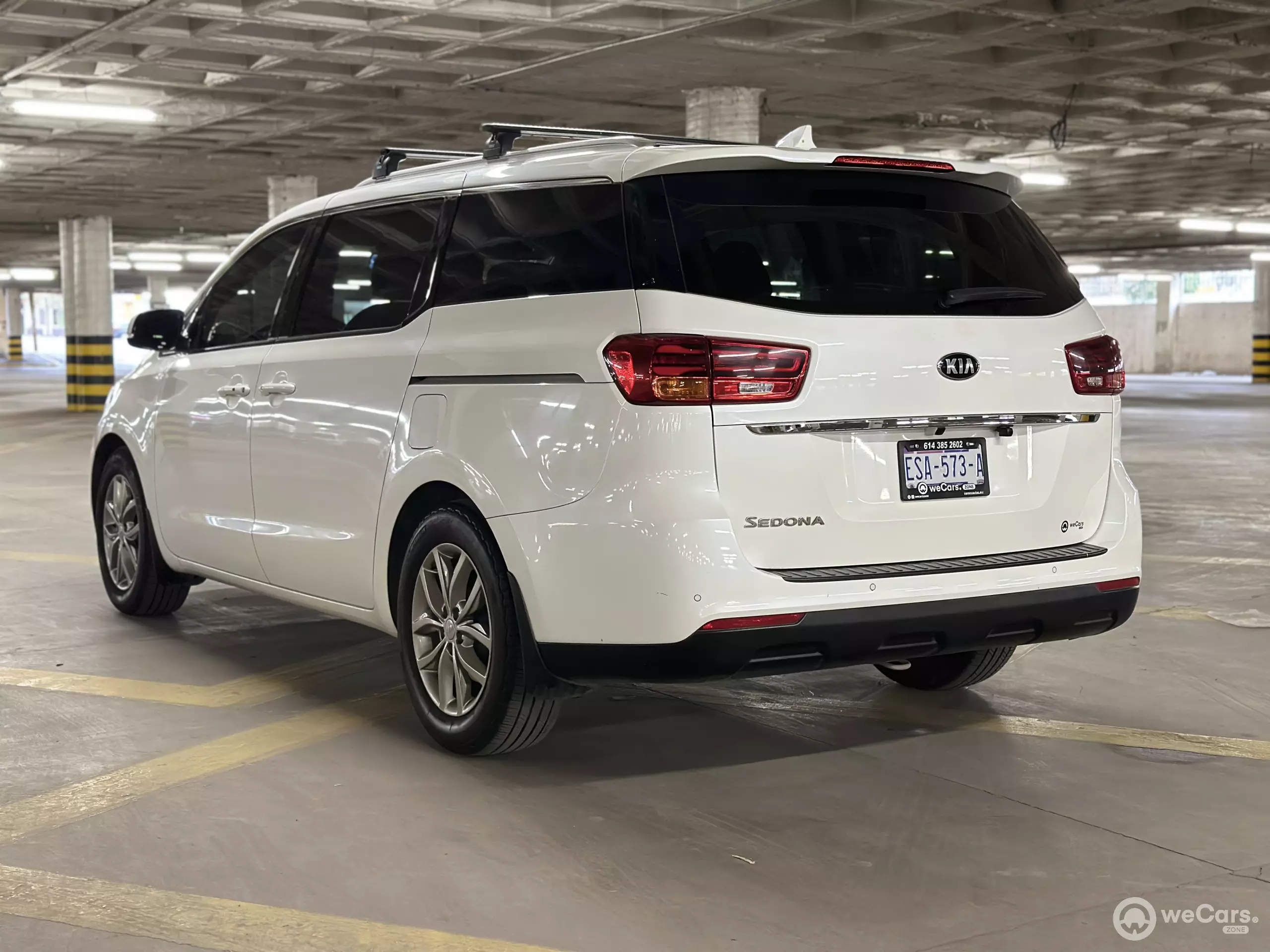 Kia Sedona Minivan