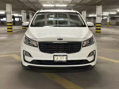 Kia Sedona Minivan 2020