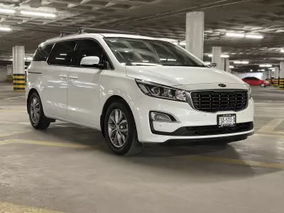 Kia Sedona Minivan 2020