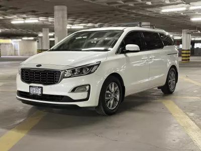 Kia Sedona Minivan 2020