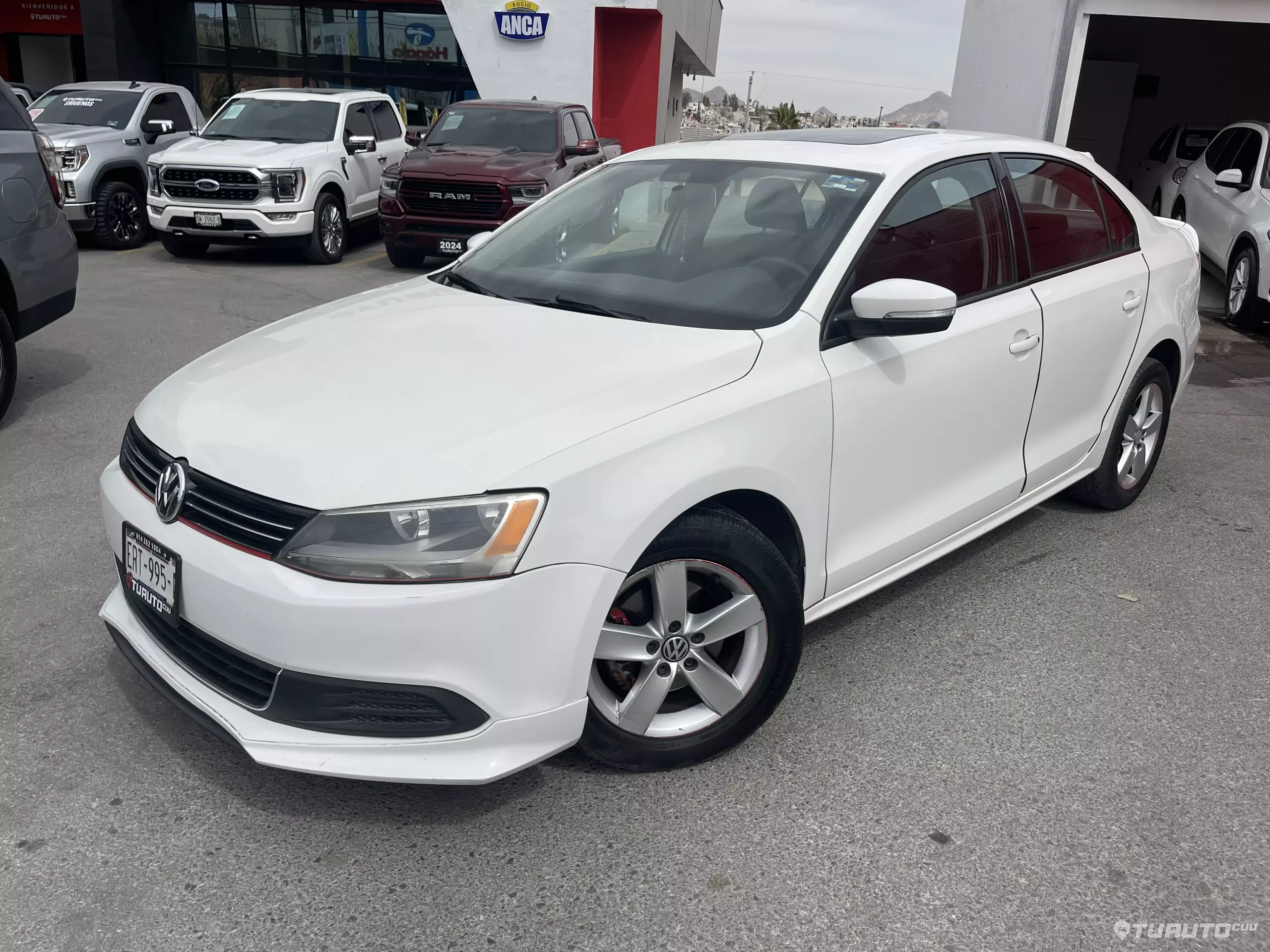 Volkswagen JETTA 2011