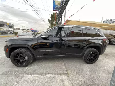 Jeep Grand Cherokee VUD 2022