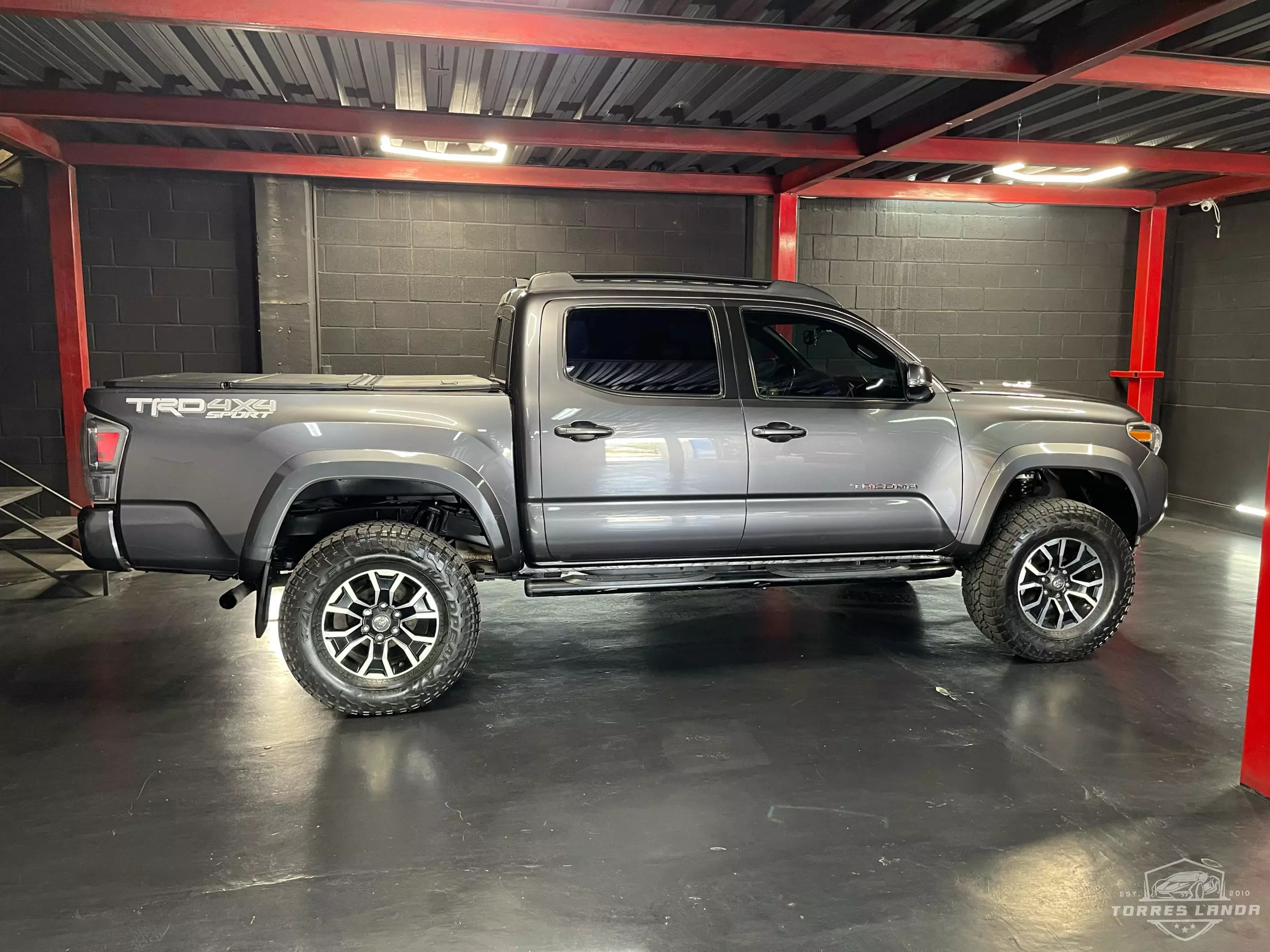 Toyota Tacoma Pick-Up