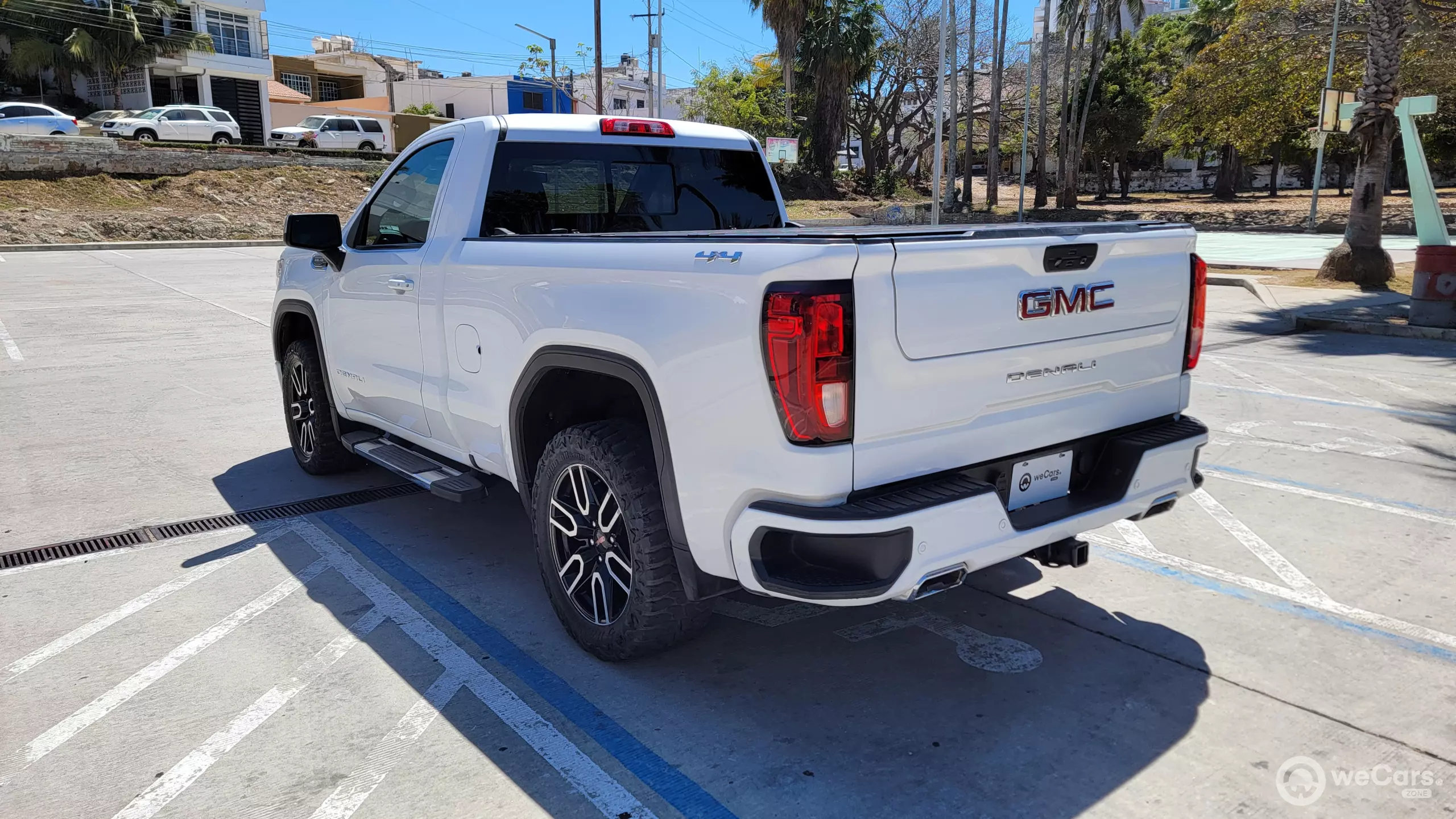 GMC Sierra Pick-Up