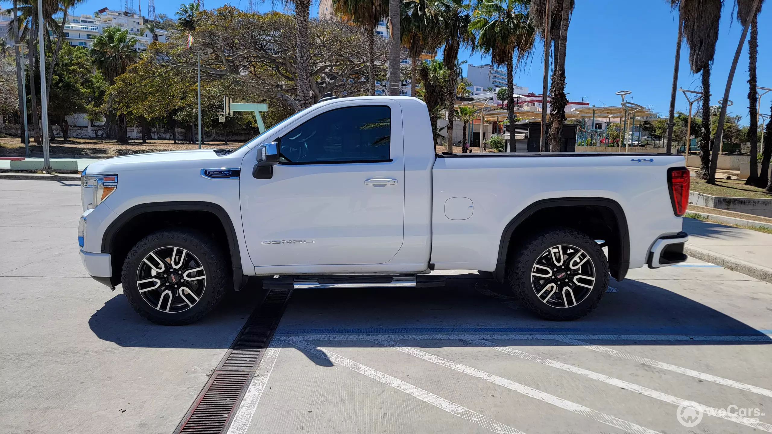 GMC Sierra Pick-Up