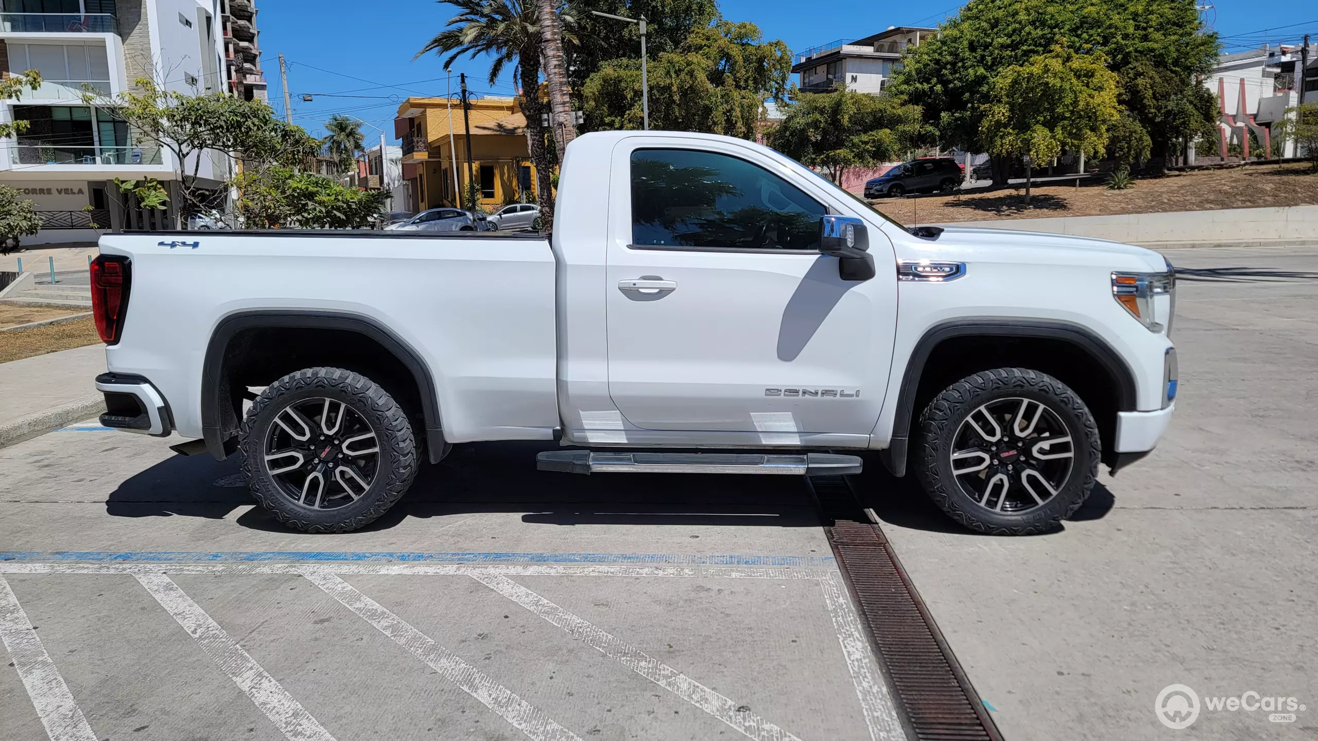 GMC Sierra Pick-Up